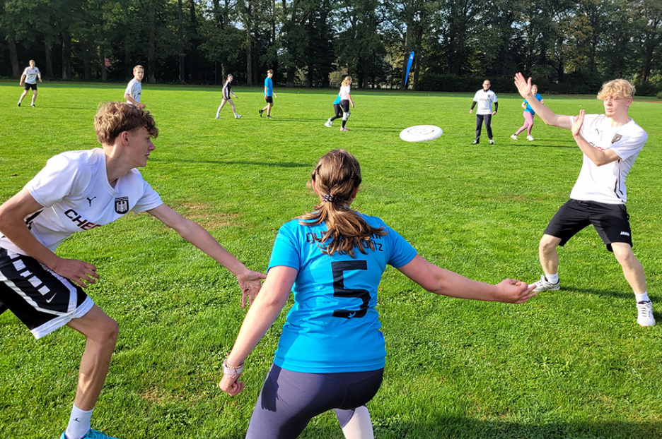 Ultimate Frisbee (2)